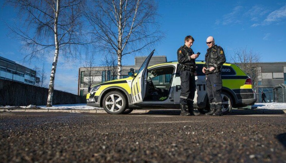 Alle distriktene har kommet godt i gang med opplæring i, og gjennomføring av lydavhør på stedet. To av betjentene er Magne og Kristian på Jessheim. Alle distriktene har kommet godt i gang med opplæring i, og gjennomføring av lydavhør på stedet. To av betjentene er Magne og Kristian på Jessheim.