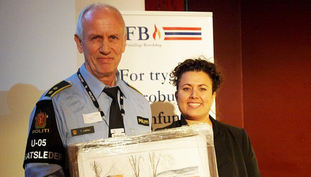 Thor Langli og styreleder Anita Mecheal Ellingsen i Kvinners Frivillige Beredskap (KFB). Thor Langli og styreleder Anita Mecheal Ellingsen i Kvinners Frivillige Beredskap (KFB).