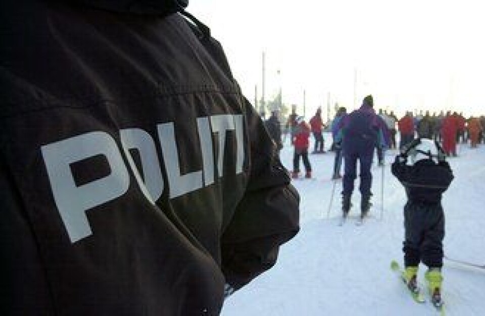TRYKK: Hverken politimesteren eller Politidirektoratet har tidligere sett nødvendigheten av å ta hensyn til 800.000 gjestedøgn og hva det medfører av politiarbeid. I høysesongen er alle kommunens 28.000 kommersielle senger fylt opp. I tillegg kommer et større antall tilreisende til for å fylle opp 6.200 hytter. TRYKK: Hverken politimesteren eller Politidirektoratet har tidligere sett nødvendigheten av å ta hensyn til 800.000 gjestedøgn og hva det medfører av politiarbeid. I høysesongen er alle kommunens 28.000 kommersielle senger fylt opp. I tillegg kommer et større antall tilreisende til for å fylle opp 6.200 hytter.