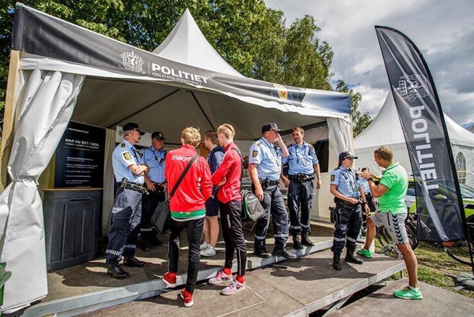 TREKKPLASTER: Polititeltet på Ekebergsletta er et populært møtepunkt med publikum. TREKKPLASTER: Polititeltet på Ekebergsletta er et populært møtepunkt med publikum.