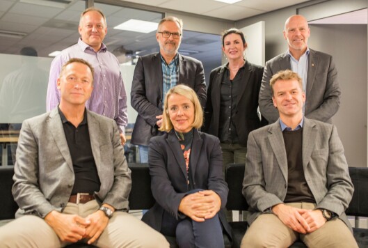 JURY: Årets jury består av PHS-høgskolelektor Rune Glomseth (foran fra venstre), PST-sjef Benedicte Bjørnland, PF-leder Sigve Bolstad, ordfører Jon Arne Vika (bak fra venstre), politimester Hans Sverre Sjøvold, professor Linda Lai og statsadvokat Terje Nybøe. JURY: Årets jury består av PHS-høgskolelektor Rune Glomseth (foran fra venstre), PST-sjef Benedicte Bjørnland, PF-leder Sigve Bolstad, ordfører Jon Arne Vika (bak fra venstre), politimester Hans Sverre Sjøvold, professor Linda Lai og statsadvokat Terje Nybøe.