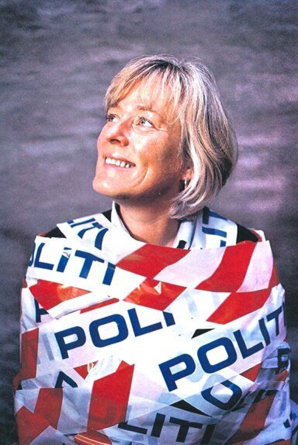 FENGSLET: - Kritikerne mente kanskje at jeg ikke bare var blitt forskningsmessig fengslet, men også ideologisk fanget av politiet, sier Finstad. Bildet er fra et intervju i Blikk fra oktober 2000. FENGSLET: - Kritikerne mente kanskje at jeg ikke bare var blitt forskningsmessig fengslet, men også ideologisk fanget av politiet, sier Finstad. Bildet er fra et intervju i Blikk fra oktober 2000.