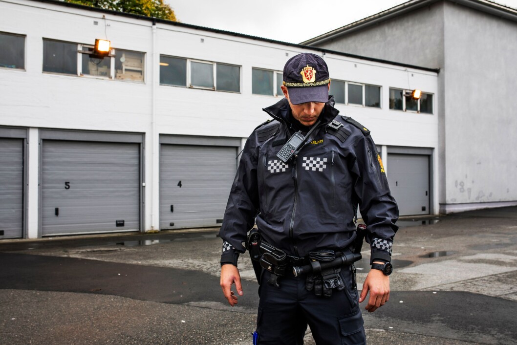 PENE: Jakkene er utrolig fine, formsydde og har godt med lommer. Men softshelljakka er noe kortere enn skalljakka, som du ser på dette bildet. PENE: Jakkene er utrolig fine, formsydde og har godt med lommer. Men softshelljakka er noe kortere enn skalljakka, som du ser på dette bildet.