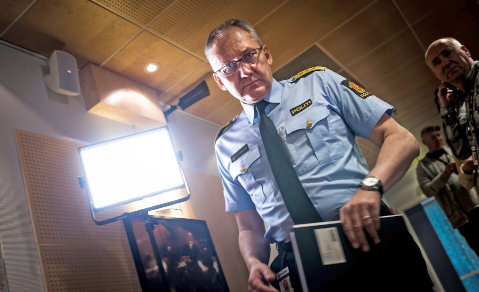 Politidirektør Odd Reidar Humlegård sier det har gått for lenge etter politiets anbefaling om et nasjonalt senter for IKT-kriminalitet, et NC3, før noe er gjort. Men neste år skrur han på lyset for et NC3. Politidirektør Odd Reidar Humlegård sier det har gått for lenge etter politiets anbefaling om et nasjonalt senter for IKT-kriminalitet, et NC3, før noe er gjort. Men neste år skrur han på lyset for et NC3.