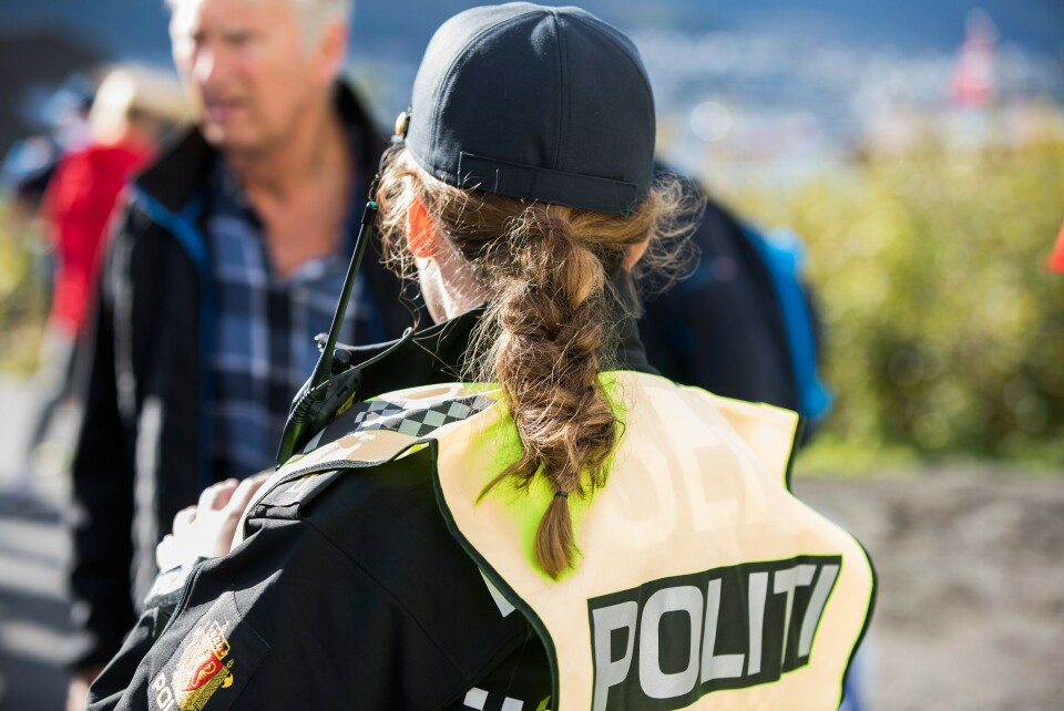 Opplever kvinner i politiet seksuell trakassering i jobben? Opplever kvinner i politiet seksuell trakassering i jobben?