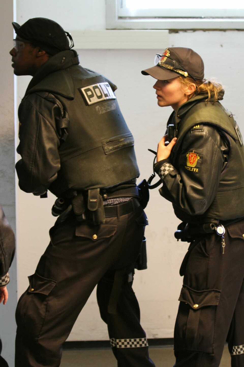 OPERATIV TRENING: Her trener politistudentene på operativ trening på Politihøgskolen i Stavern.