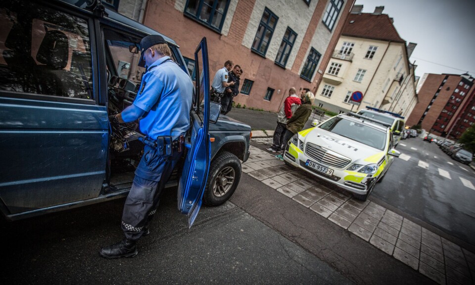 BELASTNING: Gjennom en politihverdag kan politiet møte på mange farer og belastningen kan bli stor. Derfor skal særaldersgrensen ivareta de som er i polititjeneste ved å gi dem rett til å gå av med pensjon ved fylte 57 år.