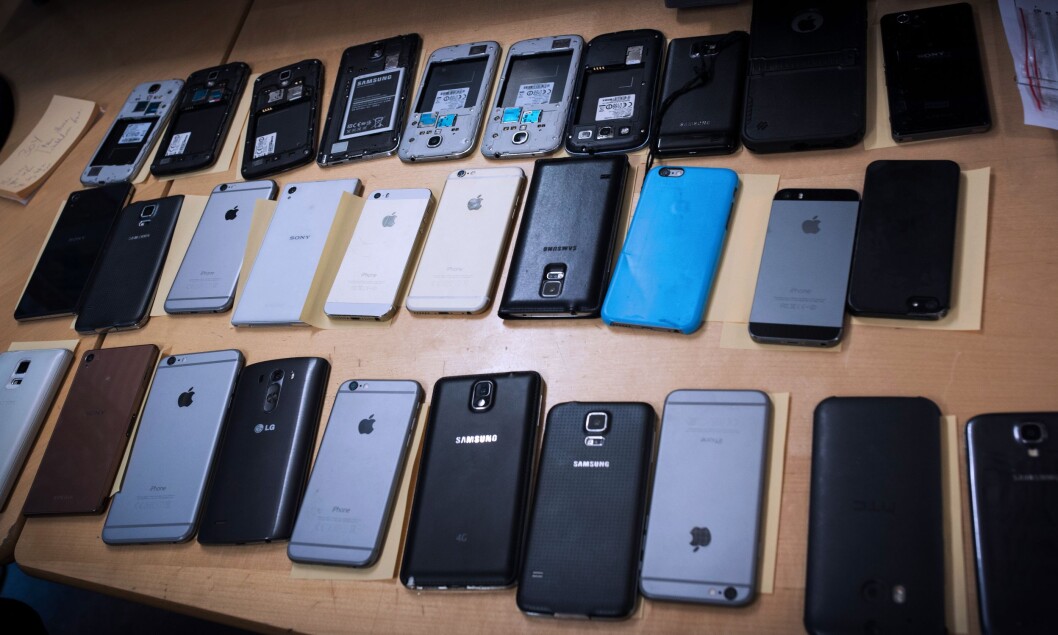 STJÅLNE MOBILTELEFONER: Ble tyveriet av din mobiltelefon henlagt selv om du oppgav gjerningsmann? Reformen tok kanskje pengene som skulle gått til etterforskningen. STJÅLNE MOBILTELEFONER: Ble tyveriet av din mobiltelefon henlagt selv om du oppgav gjerningsmann? Reformen tok kanskje pengene som skulle gått til etterforskningen.