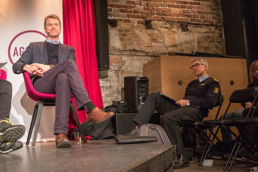 PF-leder Sigve Bolstad og Atle Roll-Matthiesen i Politidirektoratet møttes til debatt om kapasiteten i framtidens politi. PF-leder Sigve Bolstad og Atle Roll-Matthiesen i Politidirektoratet møttes til debatt om kapasiteten i framtidens politi.