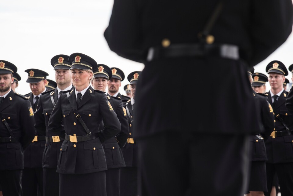 – Publikum må møte et politi som de kjenner igjen, og som de stoler på. Da må politiet speile samfunnet. 50 prosent av befolkningen er kvinner – de skal møte et politi som reflektere dette, skriver rektoren ved PHS. – Publikum må møte et politi som de kjenner igjen, og som de stoler på. Da må politiet speile samfunnet. 50 prosent av befolkningen er kvinner – de skal møte et politi som reflektere dette, skriver rektoren ved PHS.