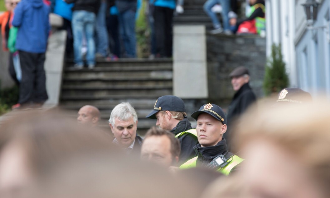 Alle nye ansettelser i politiet skal gjøres etter nye arbeidsavtaler. Men fagforeninga mener avtalene er i strid med loven. Alle nye ansettelser i politiet skal gjøres etter nye arbeidsavtaler. Men fagforeninga mener avtalene er i strid med loven.