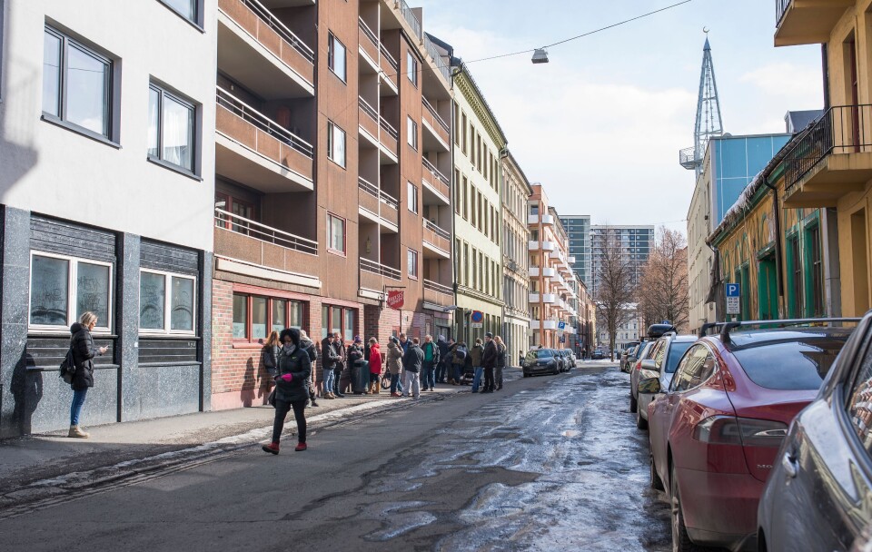 I Urtegata på Grønland holder Frelsesarmeens tiltak Fyrlyset til. Utenfor oppholder deler av rusmiljøet seg, men de ønsker ikke at flere kommer til.