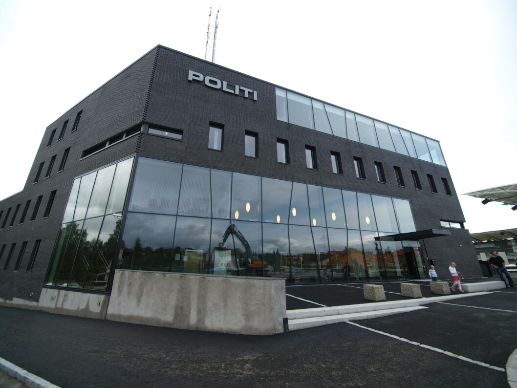 Politihuset på Hamar er hovedsetet i Innlandet politidistrikt, et distrikt på størrelsen med Kroatia. Politihuset på Hamar er hovedsetet i Innlandet politidistrikt, et distrikt på størrelsen med Kroatia.