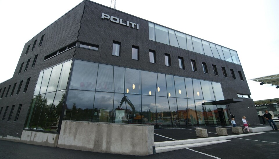 GJENNOMGANG: Innlandet politidistrikt, som har hovedsete i politihuset på Hamar (bildet), har funnet 14 uleste bekymringsmeldinger til barnevernet i sin gjennomgang av den såkalte Altinn-saken.
