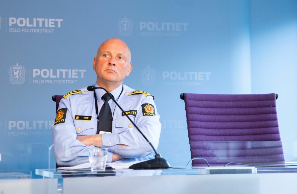 John Roger Lund, leder for Oslo-politiets driftsenhet Øst, foreslår at politiets forebyggere kan ha kontortid i utsatte bydeler i hovedstaden. Her fra en pressekonferanse våren 2018, da Oslo politidistrikt satte inn en rekke tiltak for å bøte på problemer i driftsenhetens bydeler.