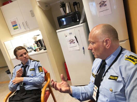 UHÅNDGRIPELIG: Det er vanskelig å måle resultatet av forebyggende politiarbeid. Politibetjent Blekkan og GDE-leder John Roger Lund mener dette er noe av det viktigste politiet gjør. UHÅNDGRIPELIG: Det er vanskelig å måle resultatet av forebyggende politiarbeid. Politibetjent Blekkan og GDE-leder John Roger Lund mener dette er noe av det viktigste politiet gjør.