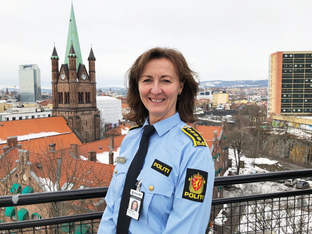 Tillitsskaper: – Vi må vektlegge å ha de samme folkene i våre bydeler over tid. Klarer vi det, vil innbyggerne oppleve at politiet er tilstede, sier politiinspektør Janne Stømner, leder for Felles enhet for forebygging i Oslo politidistrikt Tillitsskaper: – Vi må vektlegge å ha de samme folkene i våre bydeler over tid. Klarer vi det, vil innbyggerne oppleve at politiet er tilstede, sier politiinspektør Janne Stømner, leder for Felles enhet for forebygging i Oslo politidistrikt