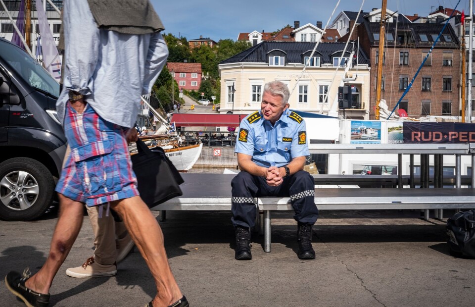 - Politikontaktene er solgt inn med brask og bram. Det må følges opp fra toppen, mener politikontakt Bjørn Håvard Olsen. - Politikontaktene er solgt inn med brask og bram. Det må følges opp fra toppen, mener politikontakt Bjørn Håvard Olsen.