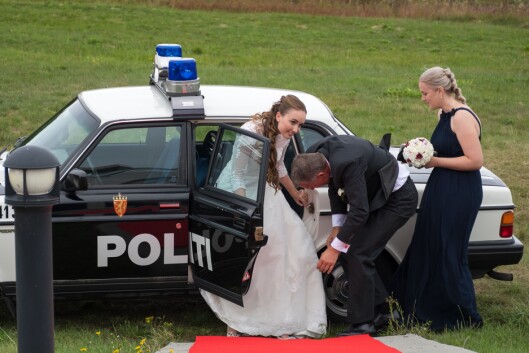 Bruden ankommer bryllupet. Bruden ankommer bryllupet.
