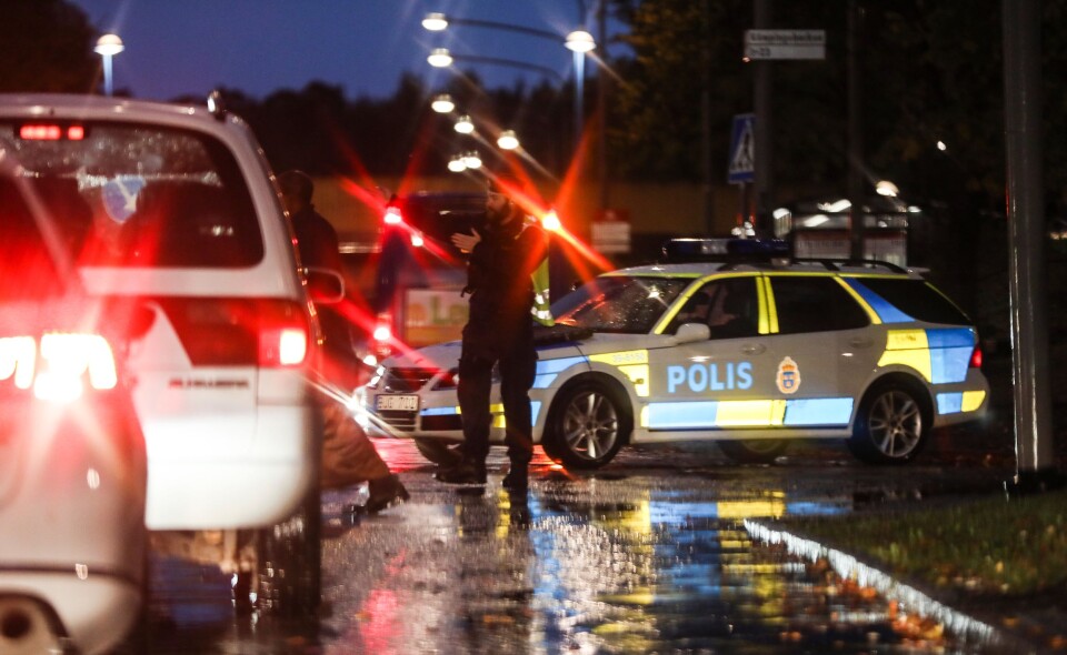 Politidekninga i Sverige har gått ned. Lønna har mye av årsaken, mener fagforeninga. Politidekninga i Sverige har gått ned. Lønna har mye av årsaken, mener fagforeninga.