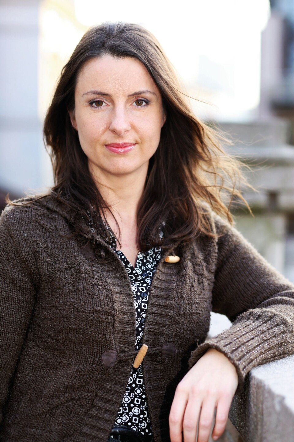 Jenny Klinge mener færre anmelder på grunn av større avstander mellom politi og publikum.