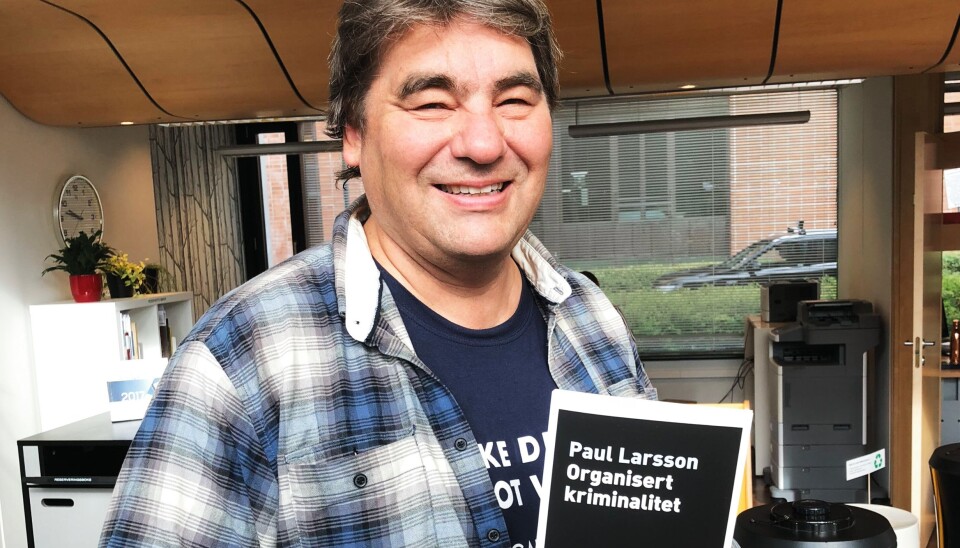 Fornyet blikk: Organisert kriminalitet er ikke hva det en gang var. Ny kriminalitet, endret kriminalpolitikk og nytt lovverk, er samlet mellom to permer av professor Paul Larsson ved Politihøgskolen.