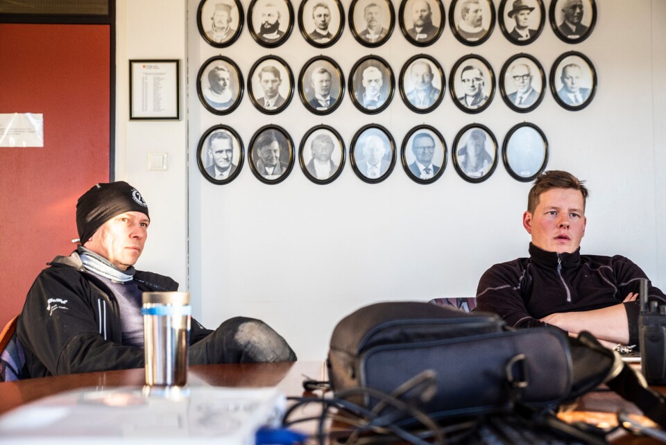 Karasjoks rekke med ordførere minner brannfolkene om lokalsamfunnet de representerer.