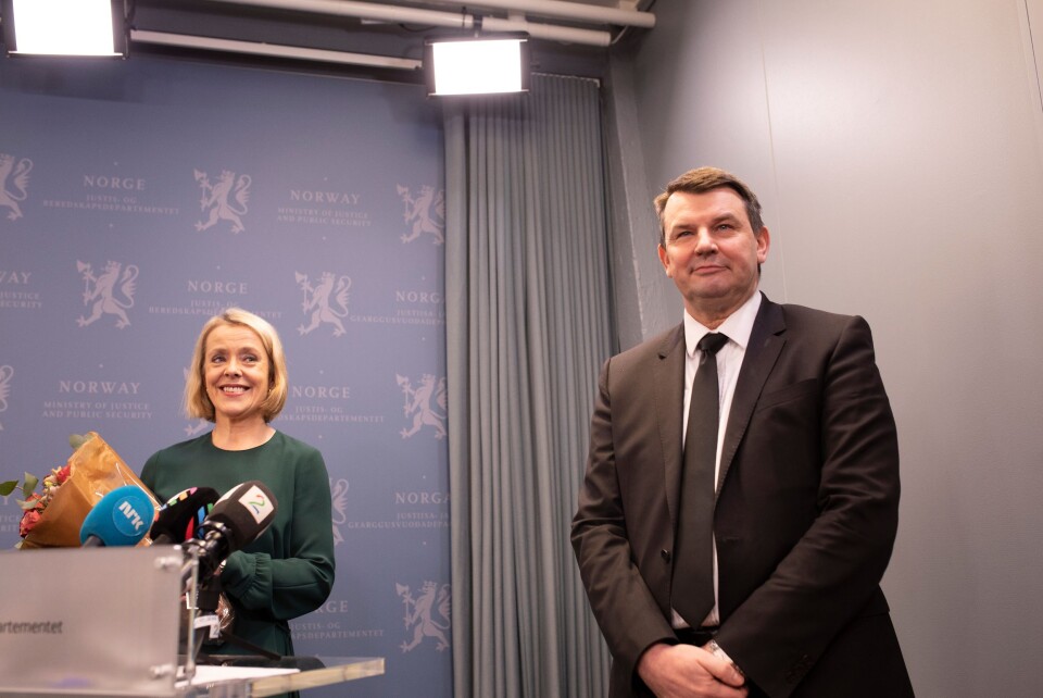 Justisminister Tor Mikkel Wara var glad for å få på plass Benedicte Bjørnland som ny politidirektør i dag.