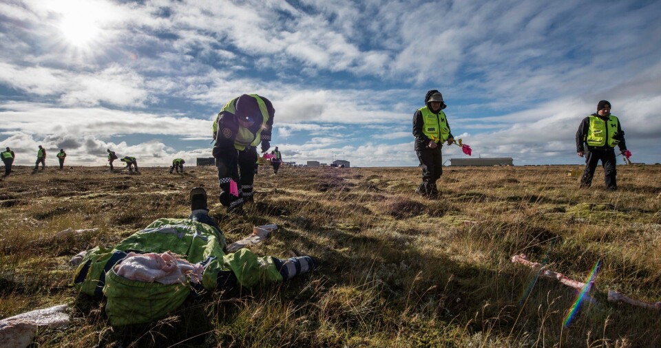 IDENTIFISERING: Skjer det en stor ulykke på Island, drar det norske DVI-teamet for å bidra med ID-arbeidet. Dette bildet er tatt i 2015, da islandsk politi øvet på arbeid etter en flyulykke. IDENTIFISERING: Skjer det en stor ulykke på Island, drar det norske DVI-teamet for å bidra med ID-arbeidet. Dette bildet er tatt i 2015, da islandsk politi øvet på arbeid etter en flyulykke.