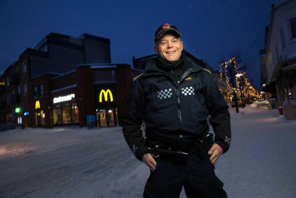 TILLIT: Espen Molland er et kjent fjes i Sandefjords gater. Han er en politimann som ungdommen har tillit til.