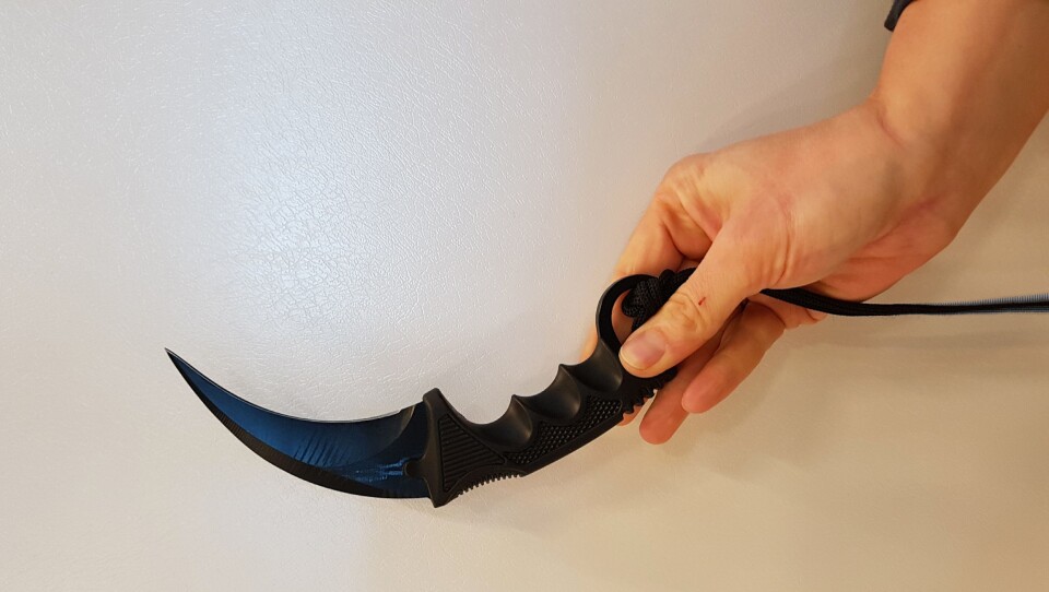Tollvesenet ser stadig flere av denne typen kniver bli innført til Norge. Men de har ikke lovhjemmel til å stanse dem.