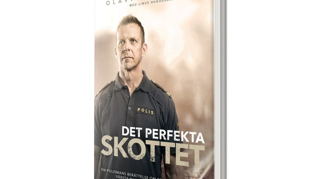 Politimannen Olavi Blomfjord deltok i skuddvekslingen da Flink ble skutt og pågrepet. Han har skrevet bok om hendelsen. Politimannen Olavi Blomfjord deltok i skuddvekslingen da Flink ble skutt og pågrepet. Han har skrevet bok om hendelsen.