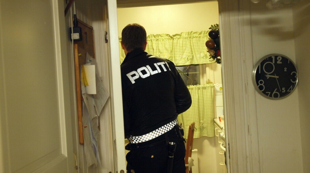 Politi utkalt til husbråk. Politi utkalt til husbråk.