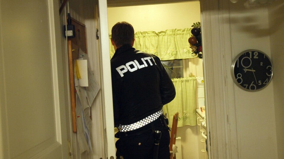 Politi utkalt til husbråk. Politi utkalt til husbråk.