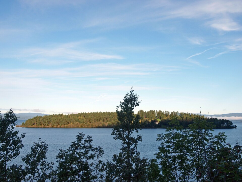 Utøya sett fra landsiden. Utøya sett fra landsiden.