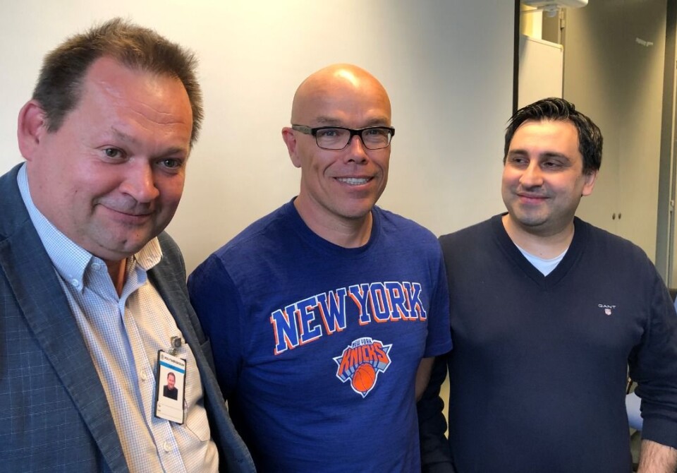 NYTT STUDIUM: Veileder og sensor Ivar Jan Flø (t.v), student Richard Merlid og fagansvarlig for studiet, David Hansen.