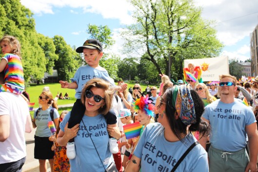 REKORD: Aldri før har så mange politiansatte gått i Pride-paraden i Oslo, som i år. REKORD: Aldri før har så mange politiansatte gått i Pride-paraden i Oslo, som i år.