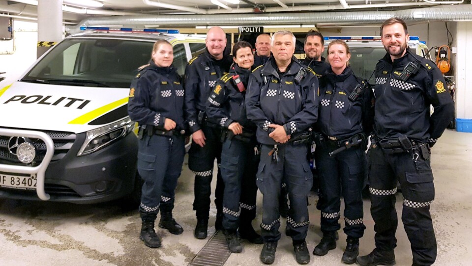 STÅR SAMLET: Fra venstre; Siri Sønju, Leif Olav Brevik, Kjersti Vestavik, Henrik Damman, Arne Hunnes, Magnus Sæther, Gro Larsen og Bjørn Melby støtter alle kravet fra Oslo politiforening om å ikke jobbe oftere enn hver tredje helg. STÅR SAMLET: Fra venstre; Siri Sønju, Leif Olav Brevik, Kjersti Vestavik, Henrik Damman, Arne Hunnes, Magnus Sæther, Gro Larsen og Bjørn Melby støtter alle kravet fra Oslo politiforening om å ikke jobbe oftere enn hver tredje helg.