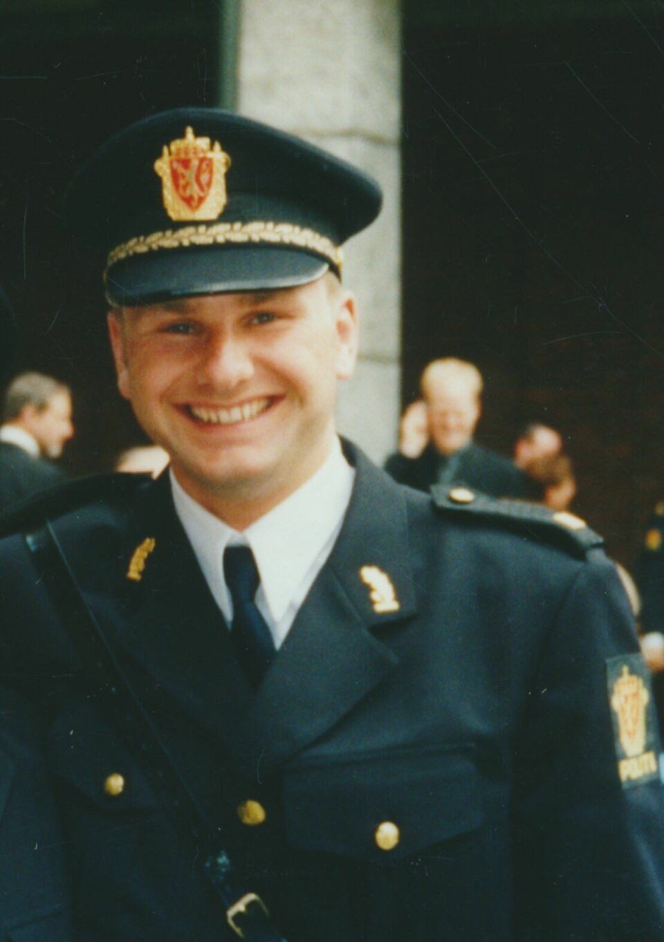 LILLEBROR: Stian som nyutdannet politimann etter uteksamineringen fra Politihøgskolen i 2002.
