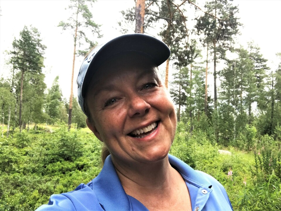 TRIVES I SKOGEN: Rytterkorpsets leder, Mari Engestøl Røgeberg, tar seg gjerne en skogstur med hunden når hun skal slappe av.
