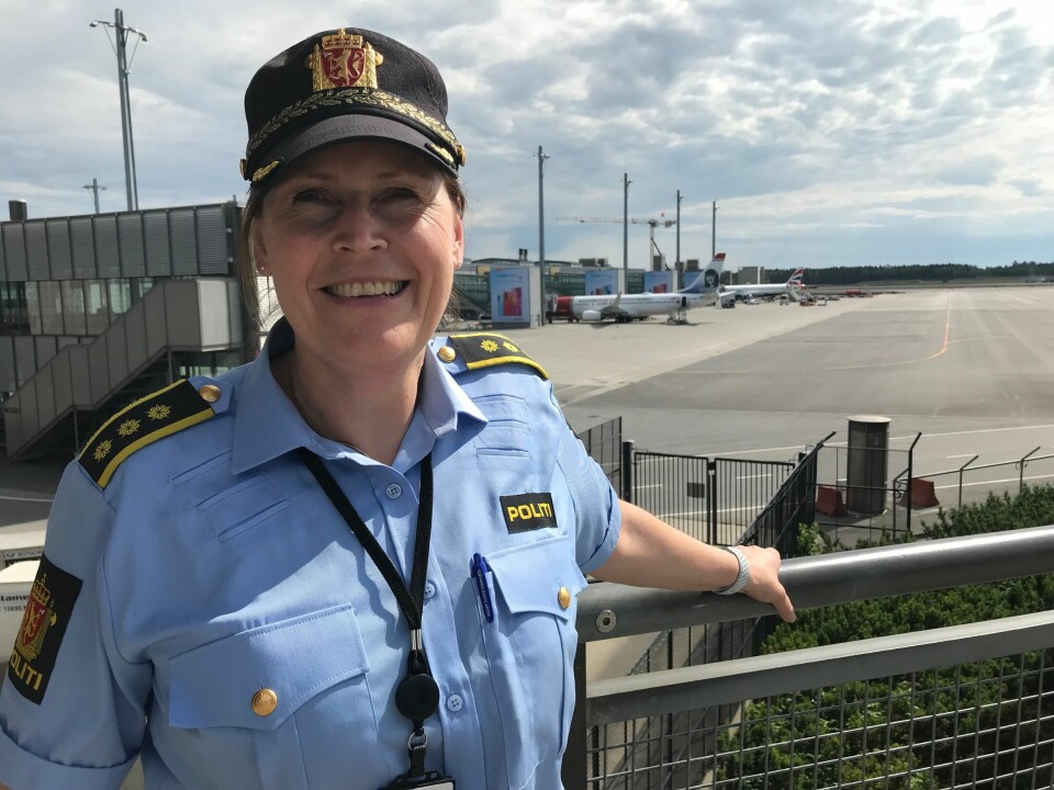 HEKTISK PÅ FLYPLASSEN: Politistasjonssjef ved Gardemoen politistasjon, Grethe Løland, bruker ferien til å nullstille.