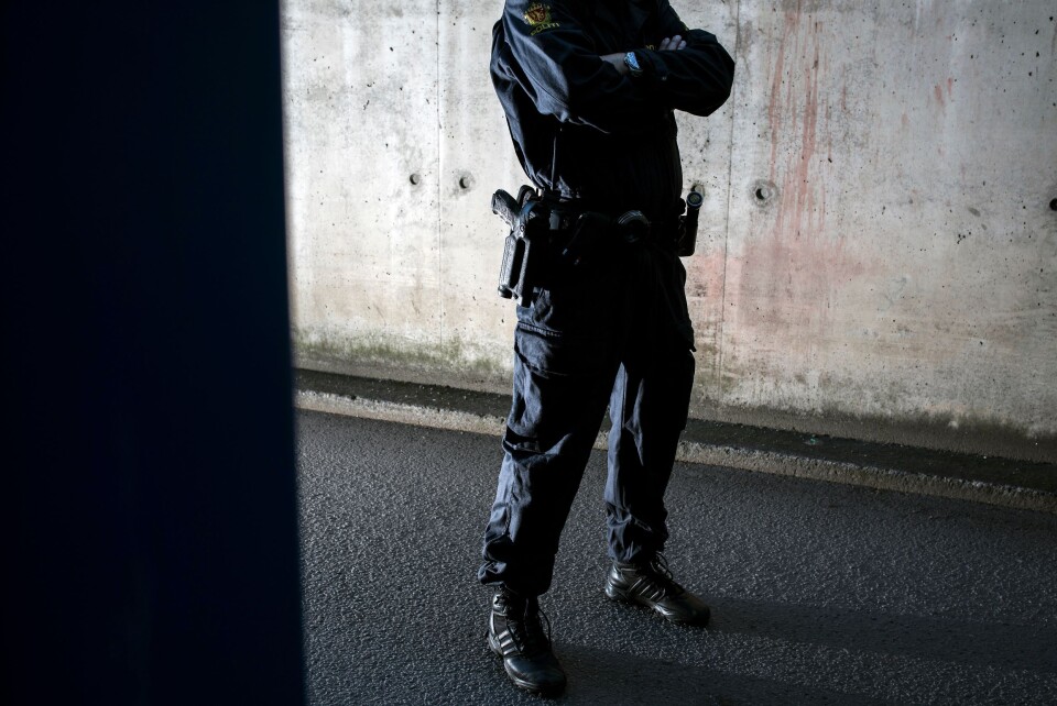 BÆREKRAFTIG: Beredskapstroppen har byttet ut tjenestevåpenet Heckler & Koch P30 (L) fordi de opplever at den har funksjonsfeil. Pistolen er fortsatt i bruk i resten av politiet.