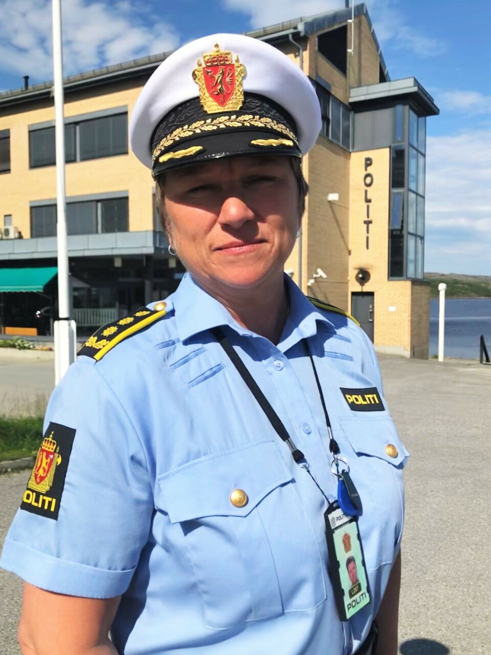 BEKYMRET: Unni Pedersen Stock, fungerende geografisk driftsenhetsleder i Finnmark politidistrikt, ber foreldrene til de unge mopedkjørerne om å komme på banen.