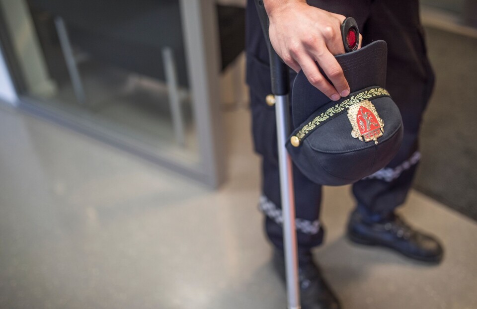 Flere poilitikere mener regjeringen, så fort som mulig, må kunne gi politifolk en trygghet om at en ordentlig forsikringsordning kommer på plass. Flere poilitikere mener regjeringen, så fort som mulig, må kunne gi politifolk en trygghet om at en ordentlig forsikringsordning kommer på plass.