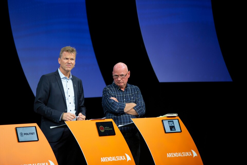 DEBATTDUO: Forfatter Einar Haakaas (til høyre) sammen med Sigve Bolstad, leder i Politiets Fellesforbund, under debatten.