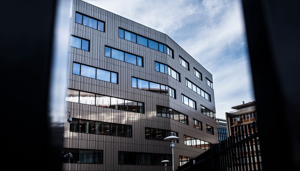 LAV TILLIT I IKT-AKSEN:
Evalueringsrapporten peker på
at politietaten har betydelige
utfordringer innen IKT, og at det
er lav tillit mellom POD og PIT,
som også deler kontorbygg på
Majorstuen i Oslo. LAV TILLIT I IKT-AKSEN:
Evalueringsrapporten peker på
at politietaten har betydelige
utfordringer innen IKT, og at det
er lav tillit mellom POD og PIT,
som også deler kontorbygg på
Majorstuen i Oslo.