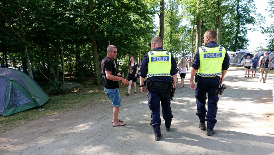 TAR BORT PERSONNUMMER: Svensk politi får nye ID-kort. Bildet er tatt i en annen sammenheng. TAR BORT PERSONNUMMER: Svensk politi får nye ID-kort. Bildet er tatt i en annen sammenheng.