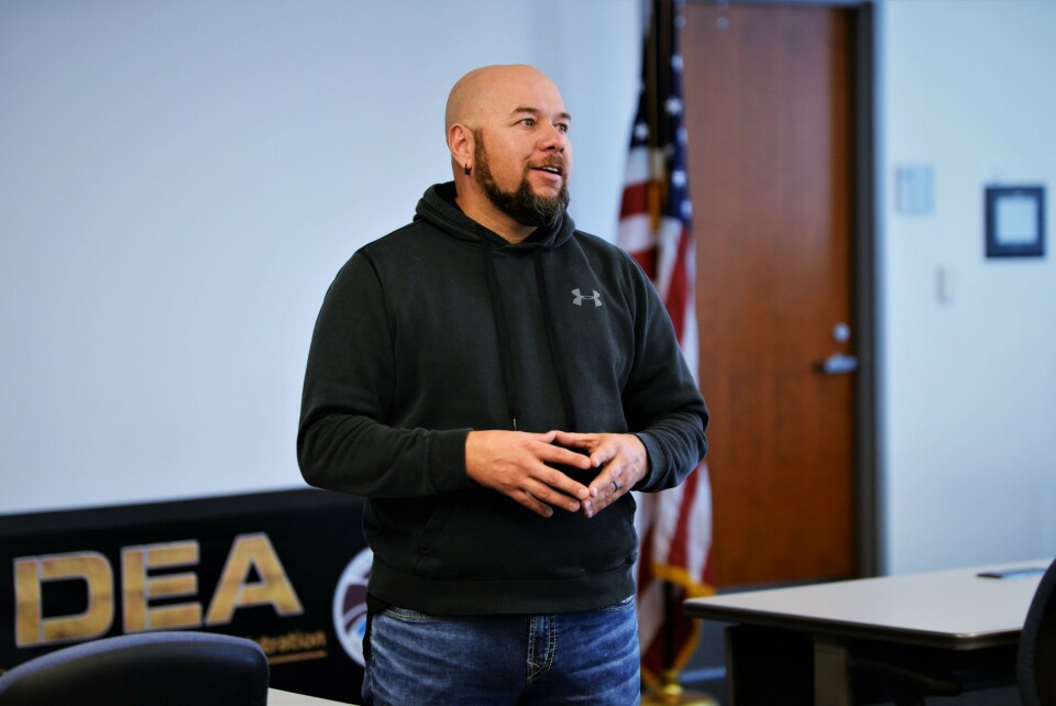 ADVARER: Raymond Padilla, president i Colorado Drug Investigators Association, har vanskelig for å forstå at andre delstater og land ønsker å legalisere cannabis.