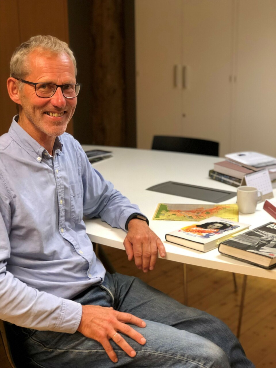 DYKK I ARKIV: Forfatter Tor Busch har skrevet boka, som bygger på grundige studier av norske, svenske og britiske arkiver, i tillegg til private arkiver som etterlatte etter de ni personene har stilt til rådighet.