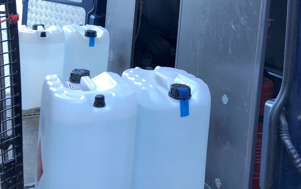 Oslo politidistrikt hentet 325 liter sprit til desinfisering. Oslo politidistrikt hentet 325 liter sprit til desinfisering.